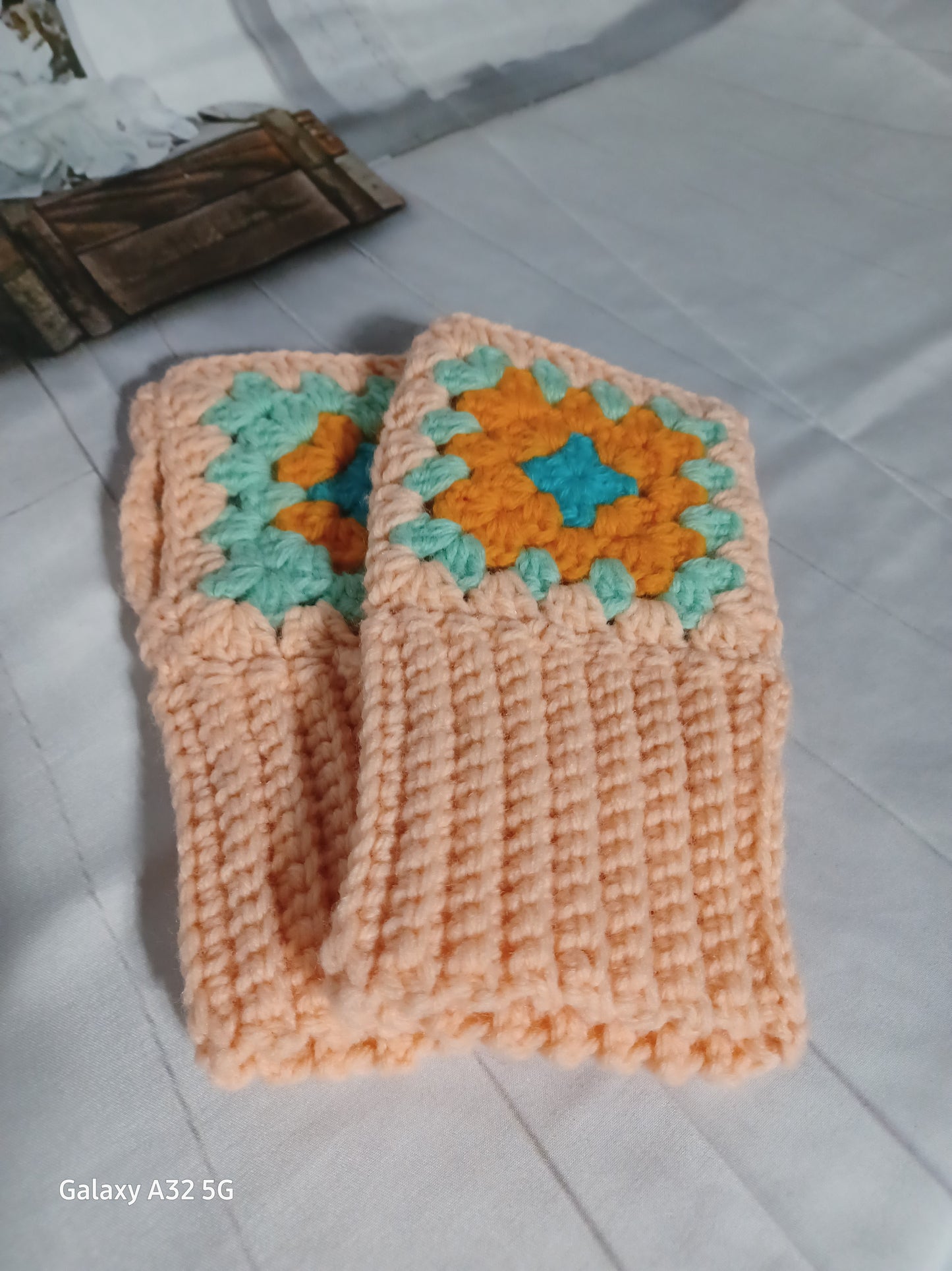 Mixed-up Granny Square Fingerless Gloves