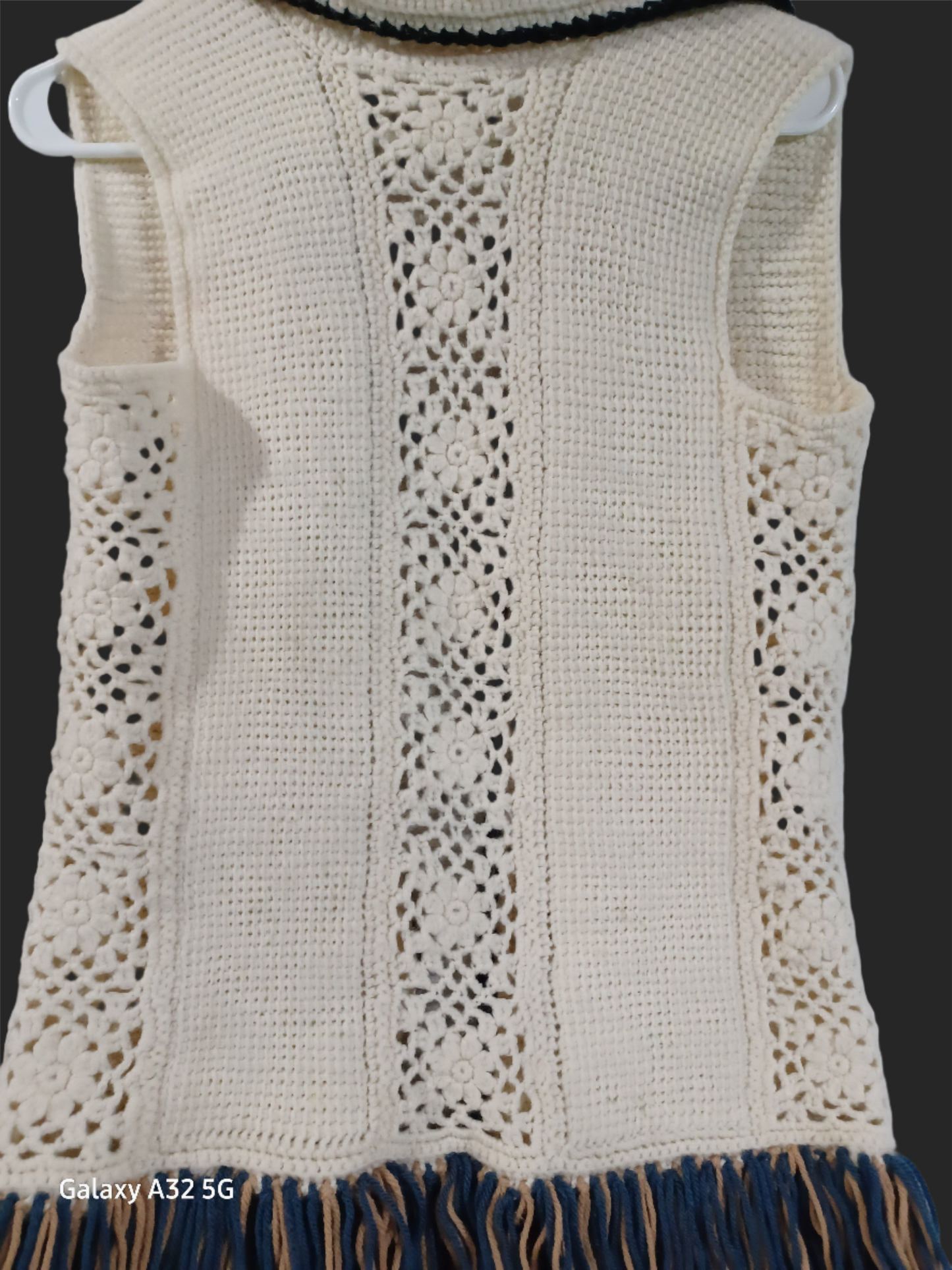 Sleeveless Cardigan With Flower Detail