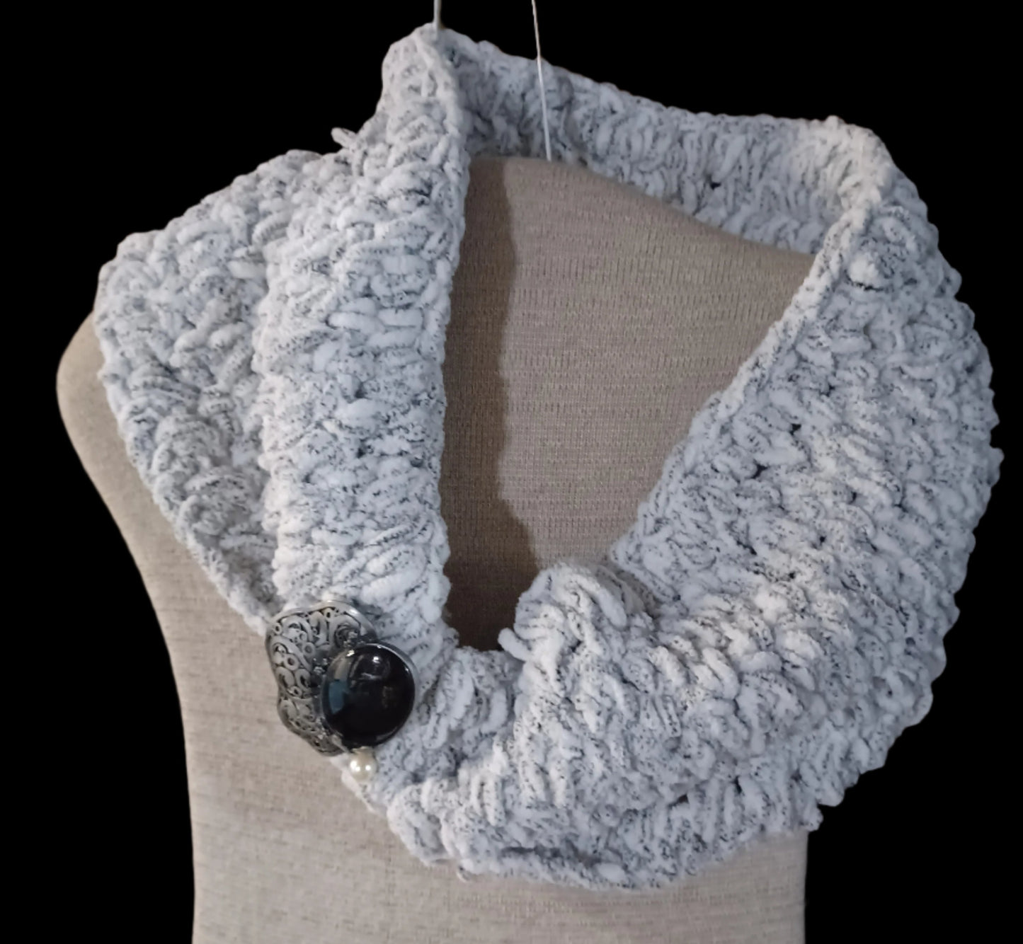 Twisted Plush Cowl W/Gray Specks