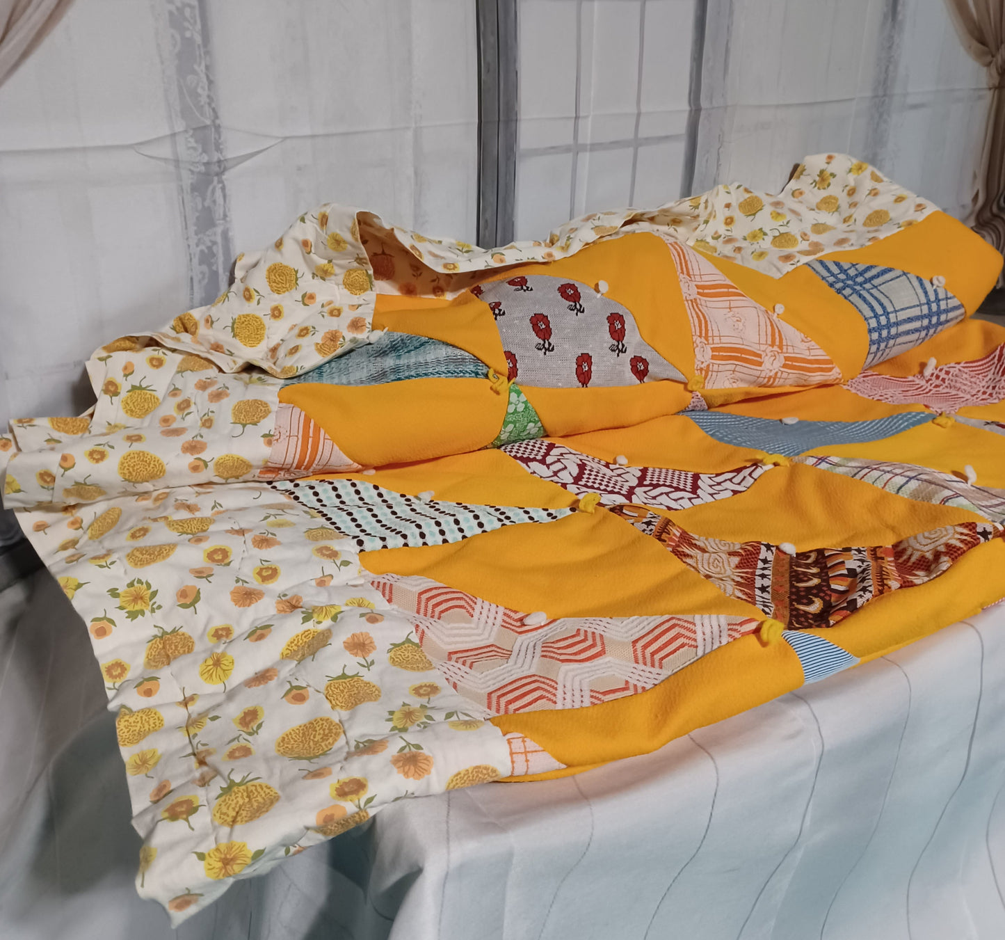 Twin Size Vintage Quilt Cotton & Polyester Triangles