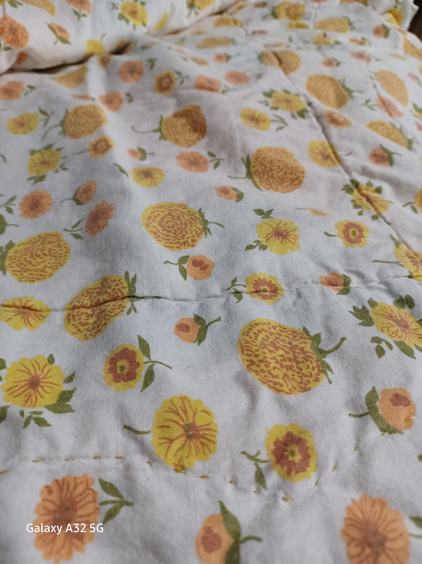 Twin Size Vintage Quilt Cotton & Polyester Triangles