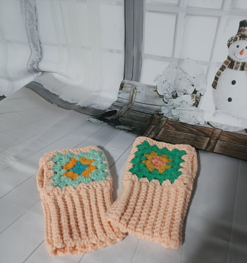 Mixed-up Granny Square Fingerless Gloves