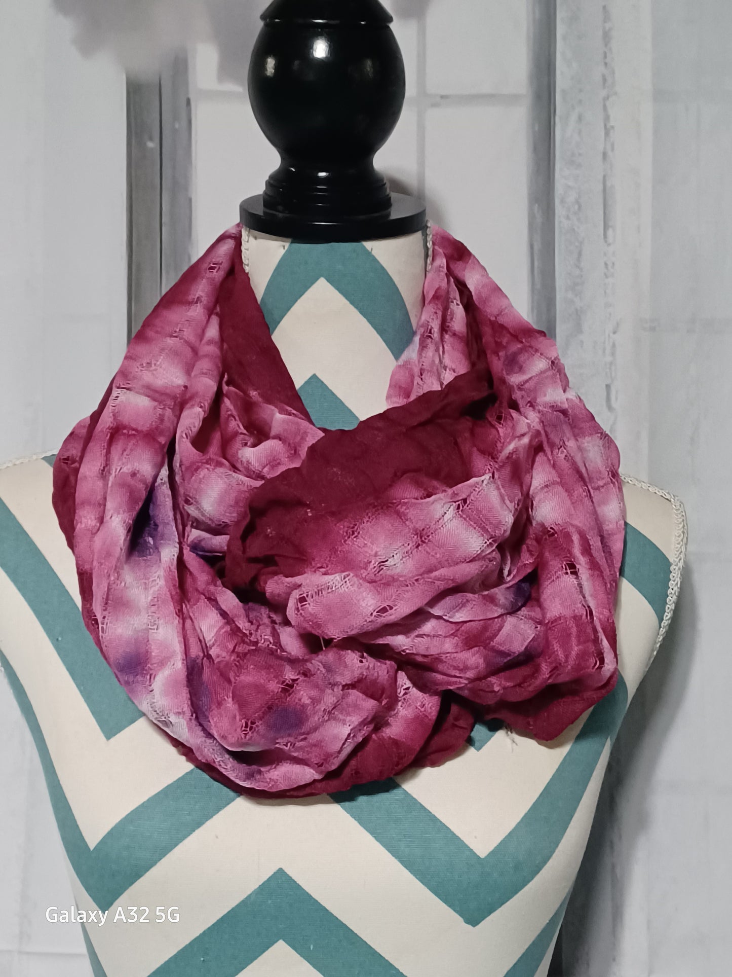 Tye-Dye Loop Lightweight Scarf Red/Maroon